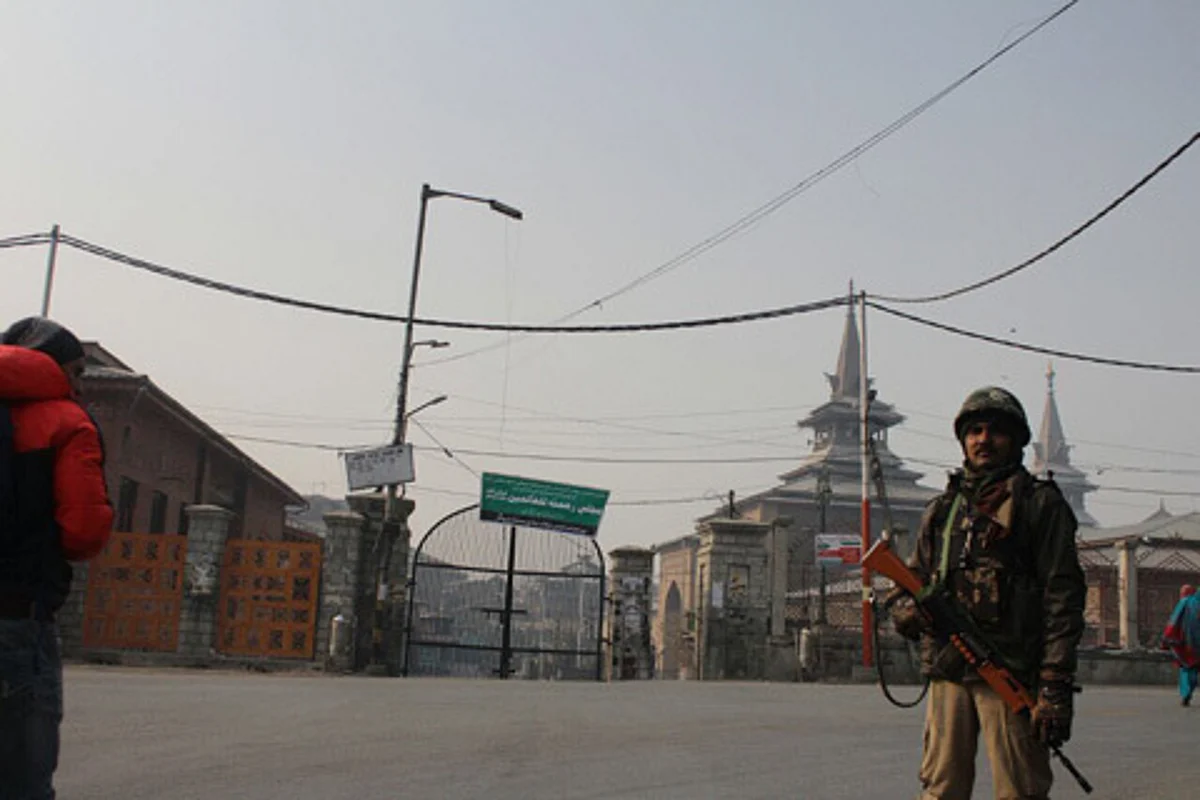 Fearing protests, authorities bar Friday prayers at historic Jamia Masjid in Kashmir capital