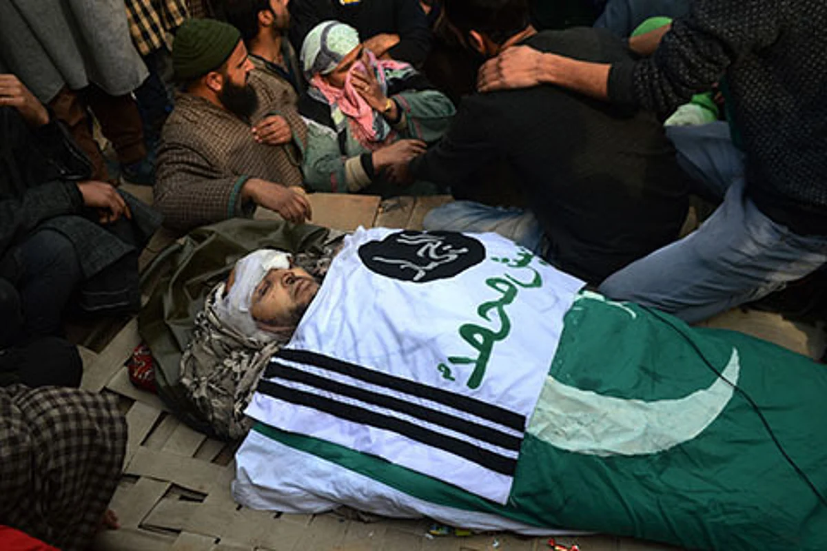 Top Jaish commander killed in Samboora gunfight