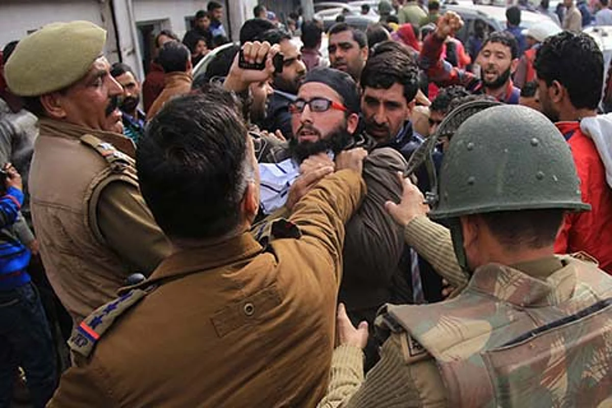 Police use force on NHM employees in Jammu