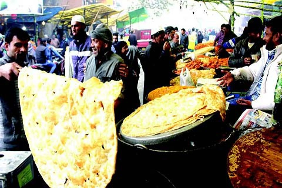Govt promotes Srinagar’s traditional street food to attract tourists