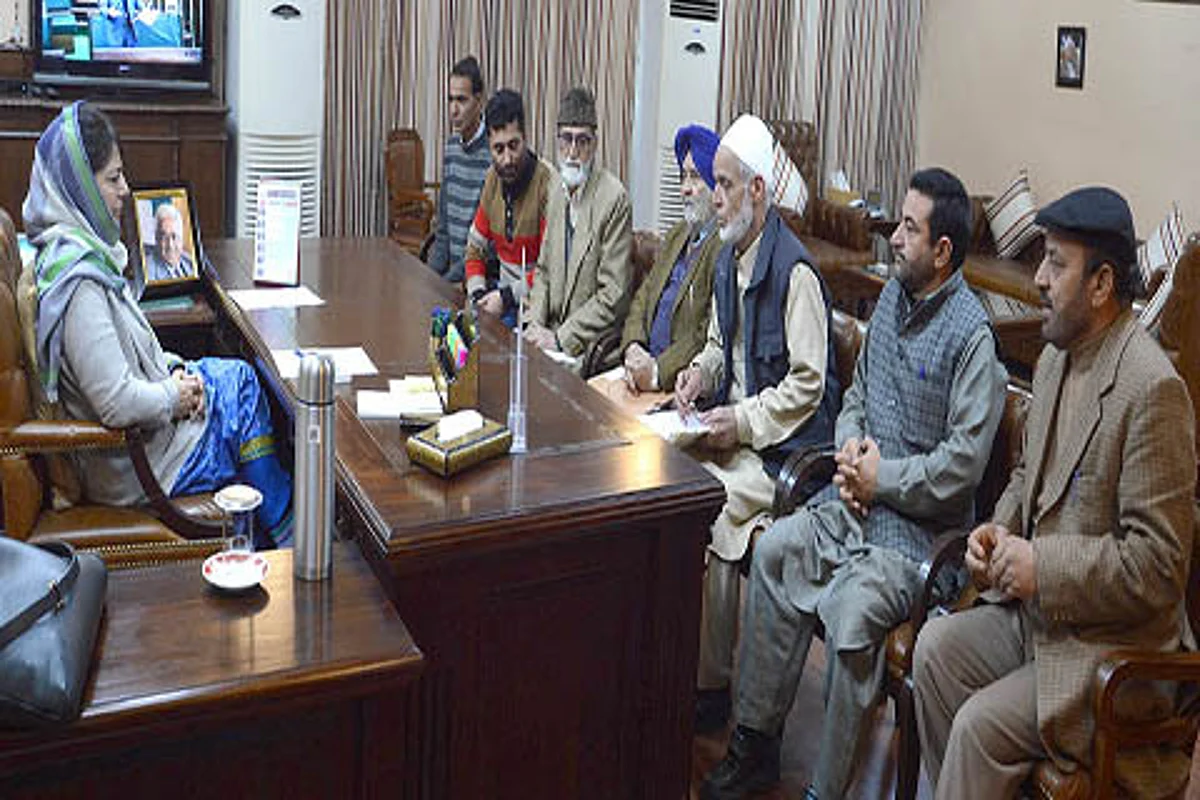 Tral deputation meets Chief Minister