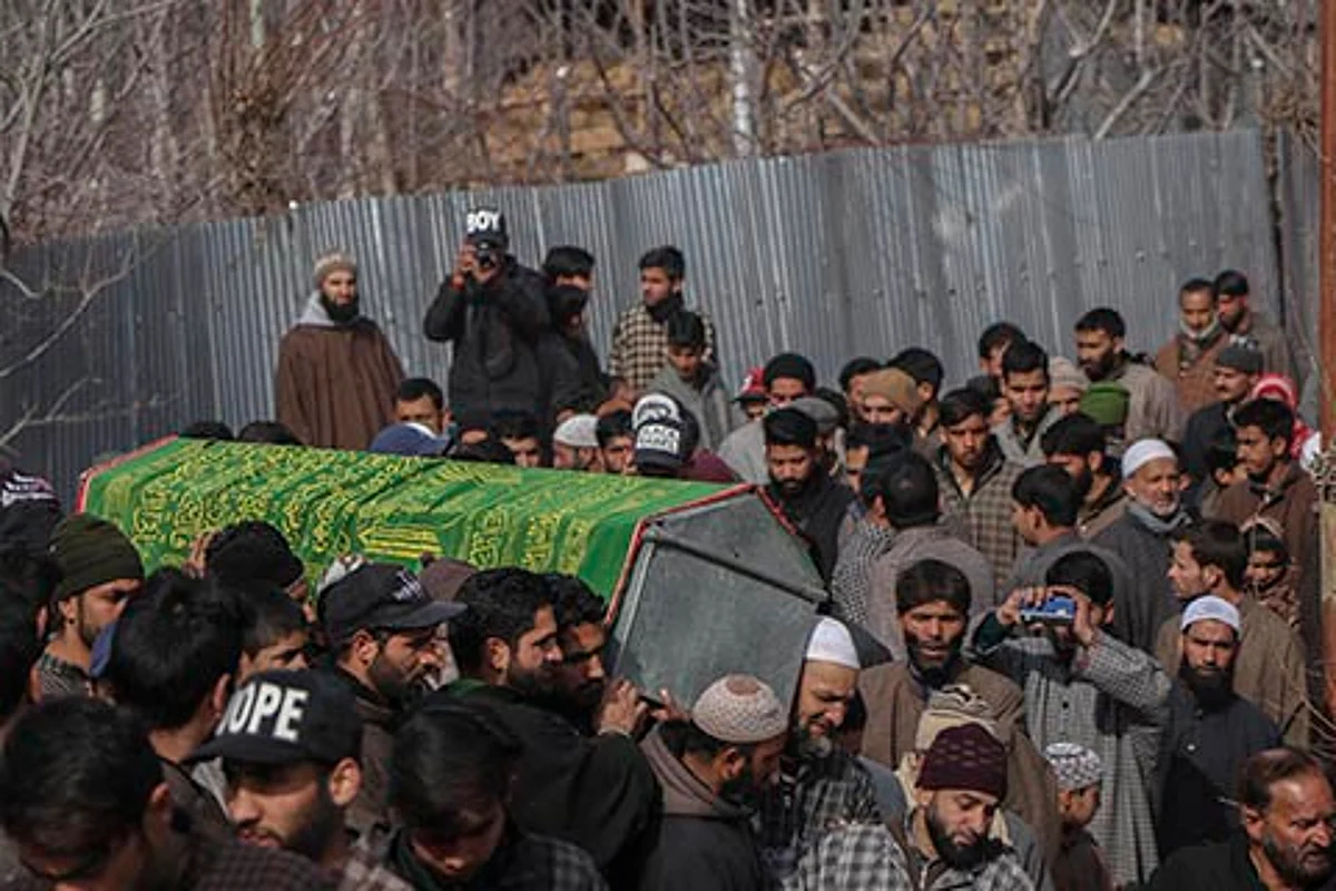 Aasiya Andrabi pays tributes