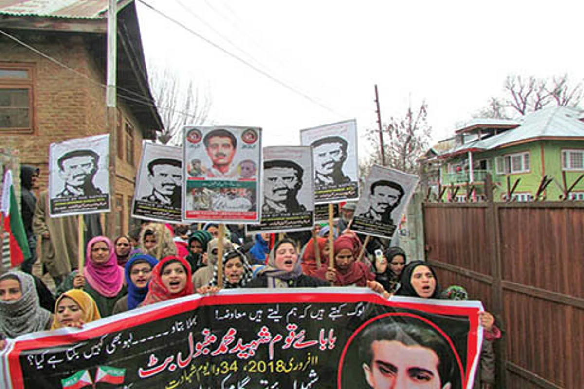 Kashmir shuts to remember Maqbool Bhat
