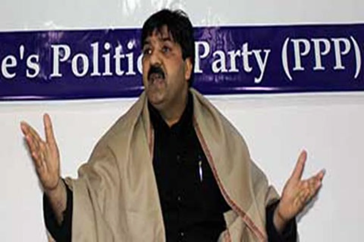 Hilal War visits ailing Yasin Malik at SKIMS
