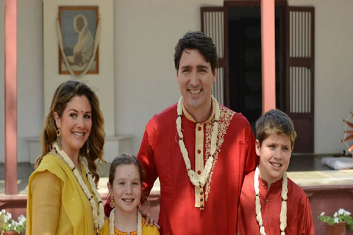 Modi greets Trudeau with hug at ceremonial reception