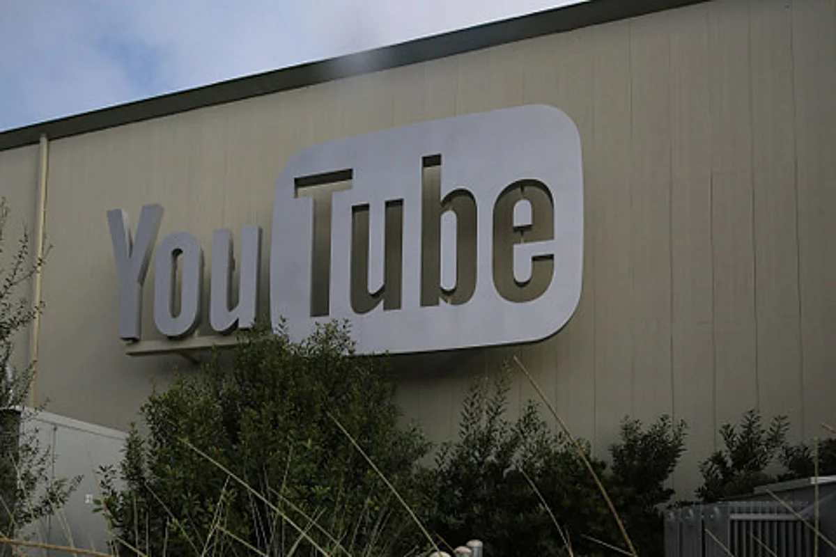 YouTube in India hits 325 million monthly unique viewers