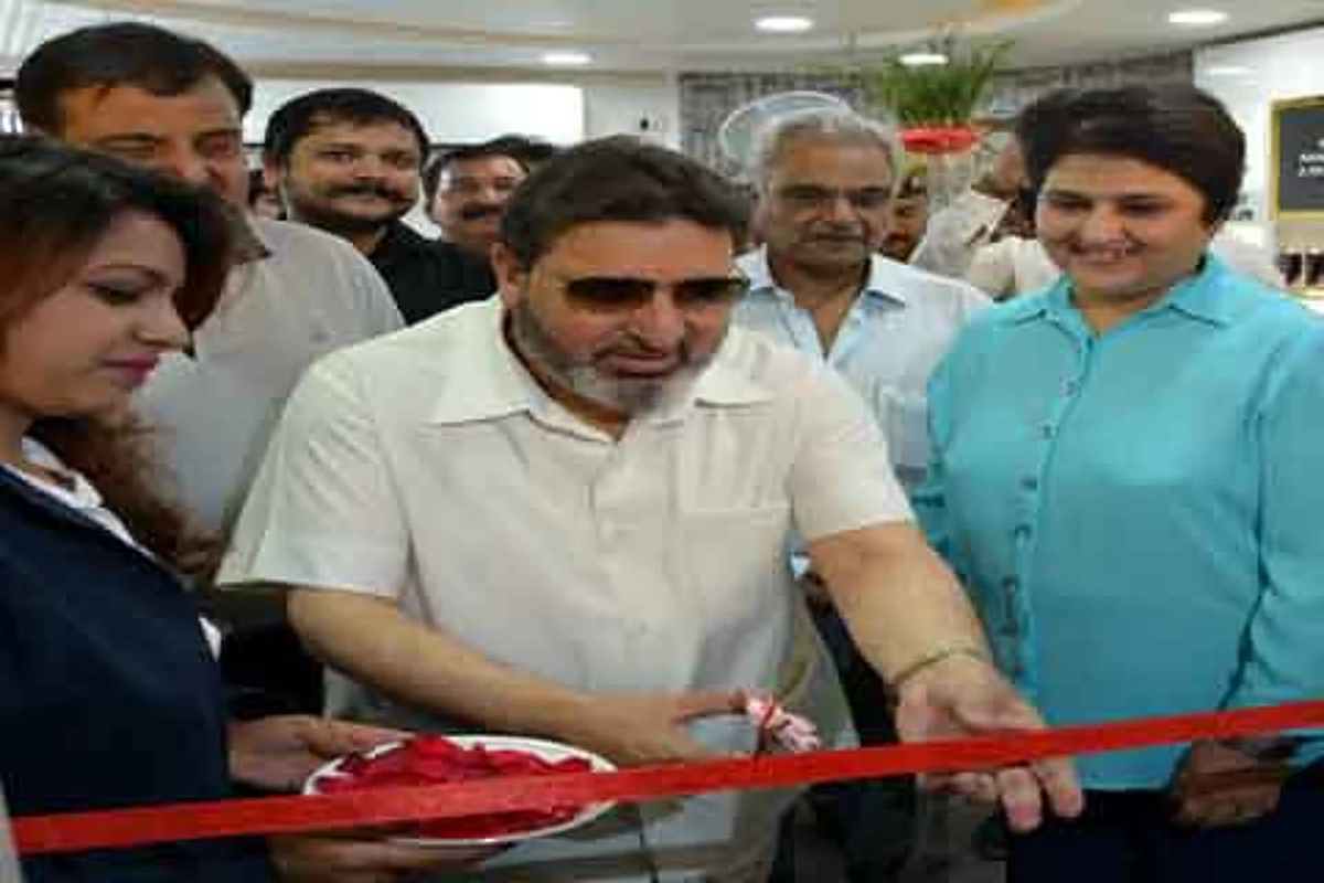 Fashion industry has immense scope for entrepreneurs: Altaf Bukhari