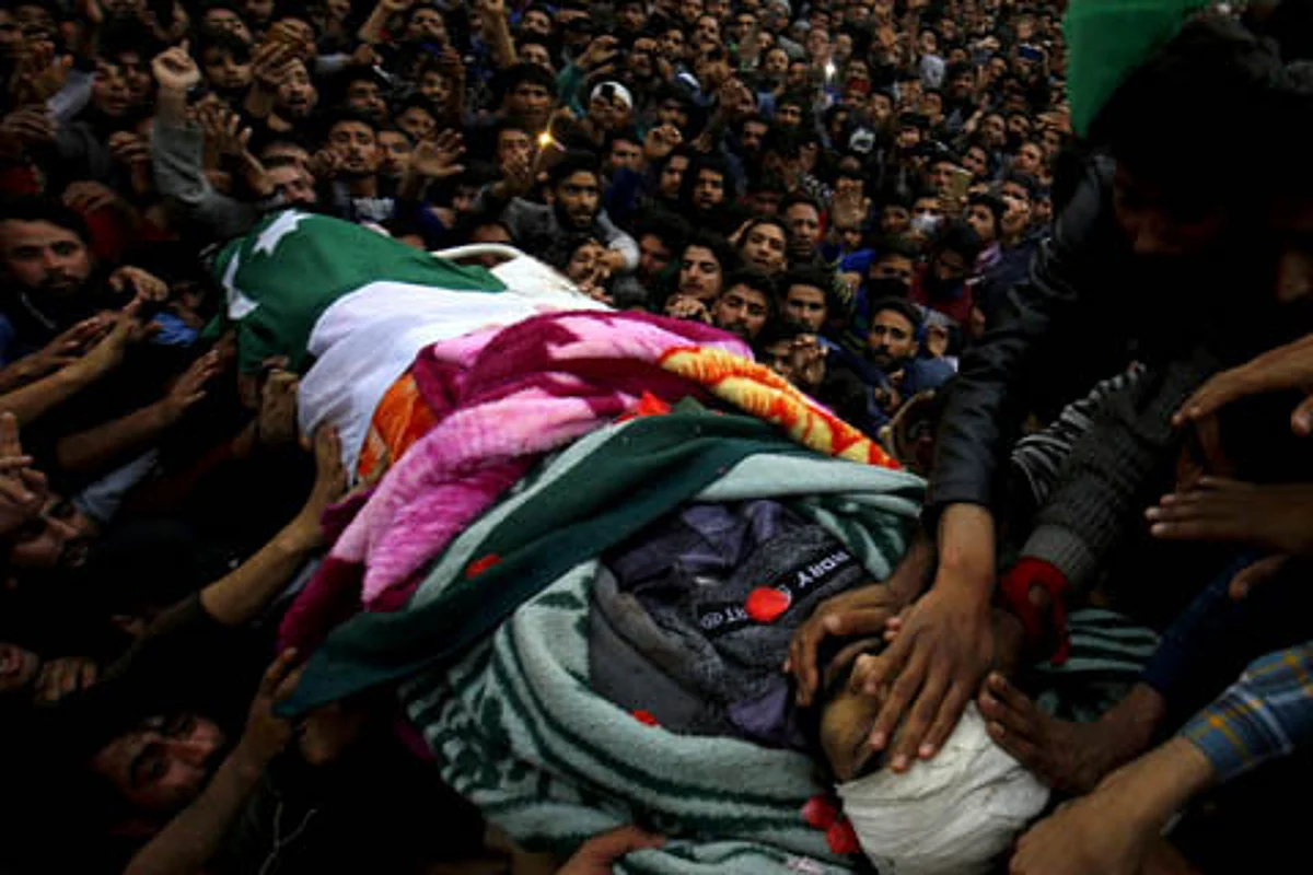 Thousands attend funeral of professor-turned-militant in Ganderbal