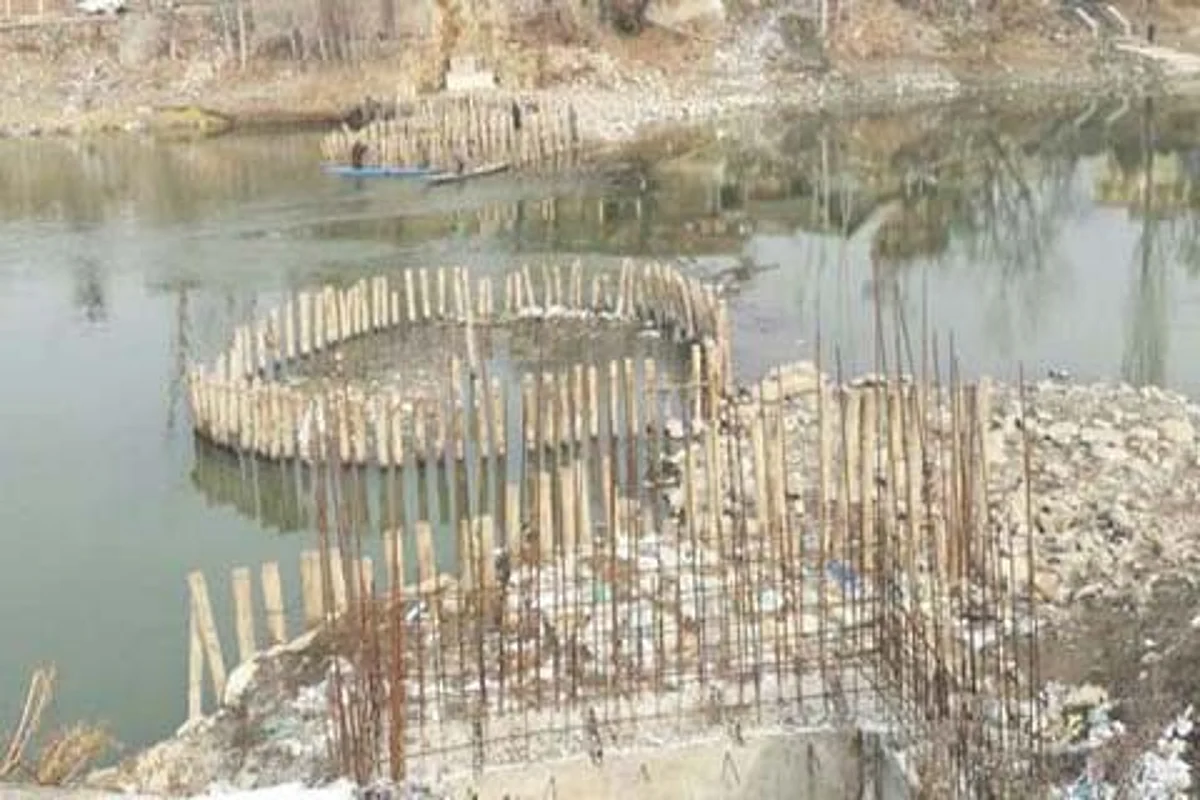 Sumbal town awaits completion of foot bridge