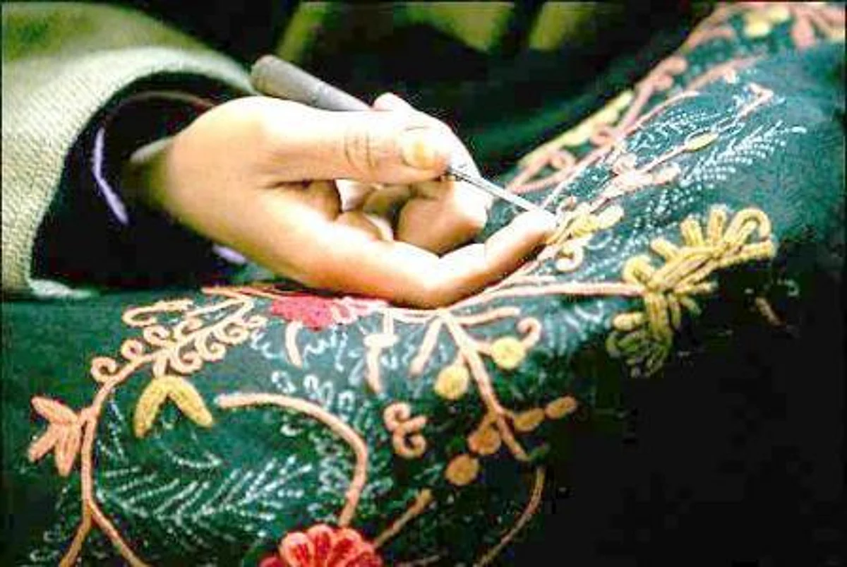 Fake and cheap articles branded as Kashmiri takes toll on original craft