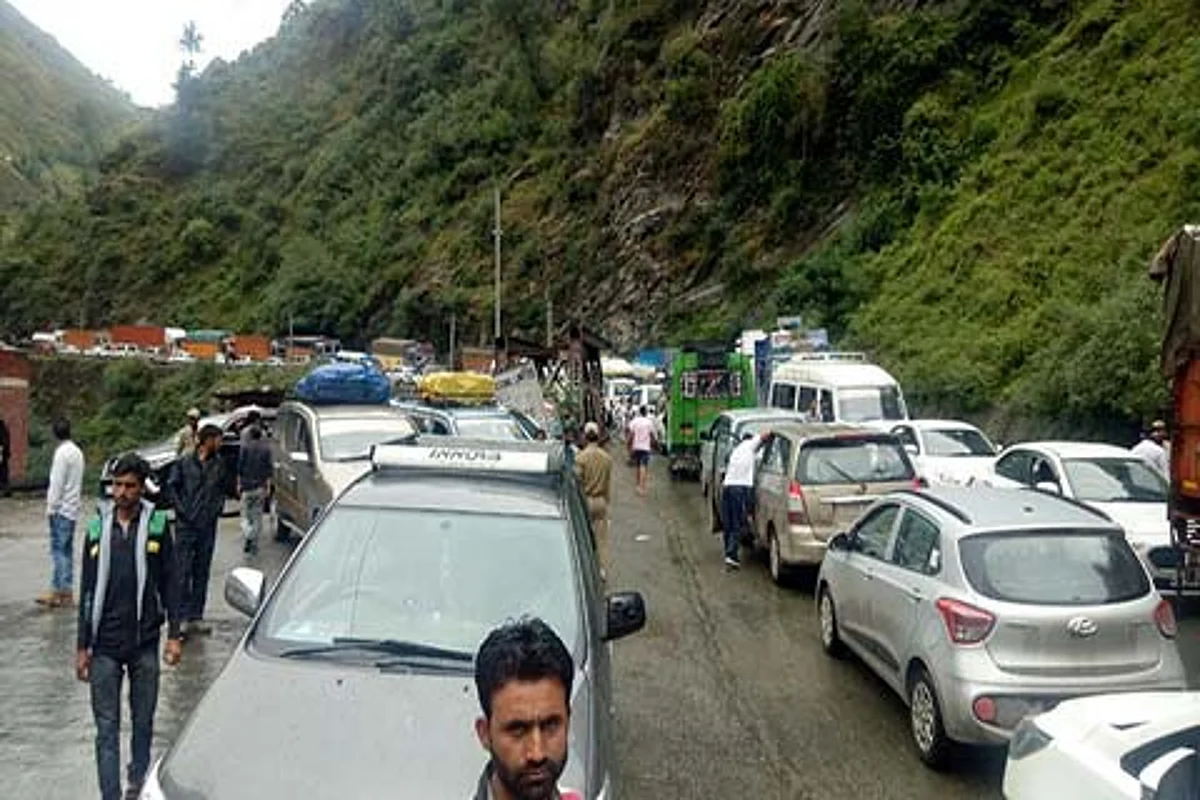Police issue traffic advisory for Amarnath Yatra
