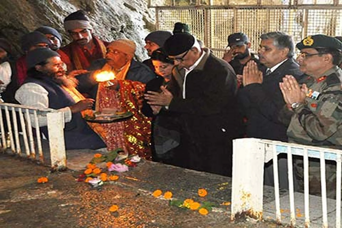 Guv to visit Baltal, forward camps today
