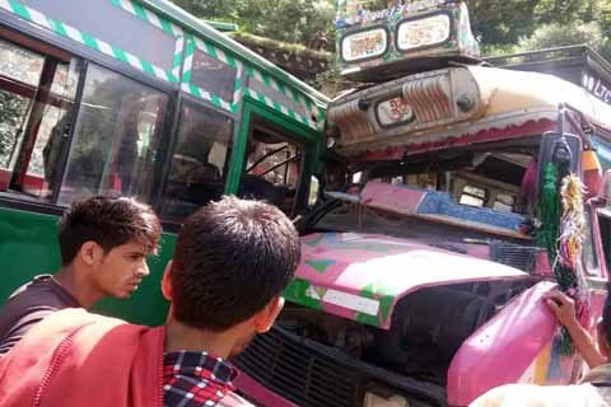Sixteen injured after two passenger vehicles suffer collision in Reasi
