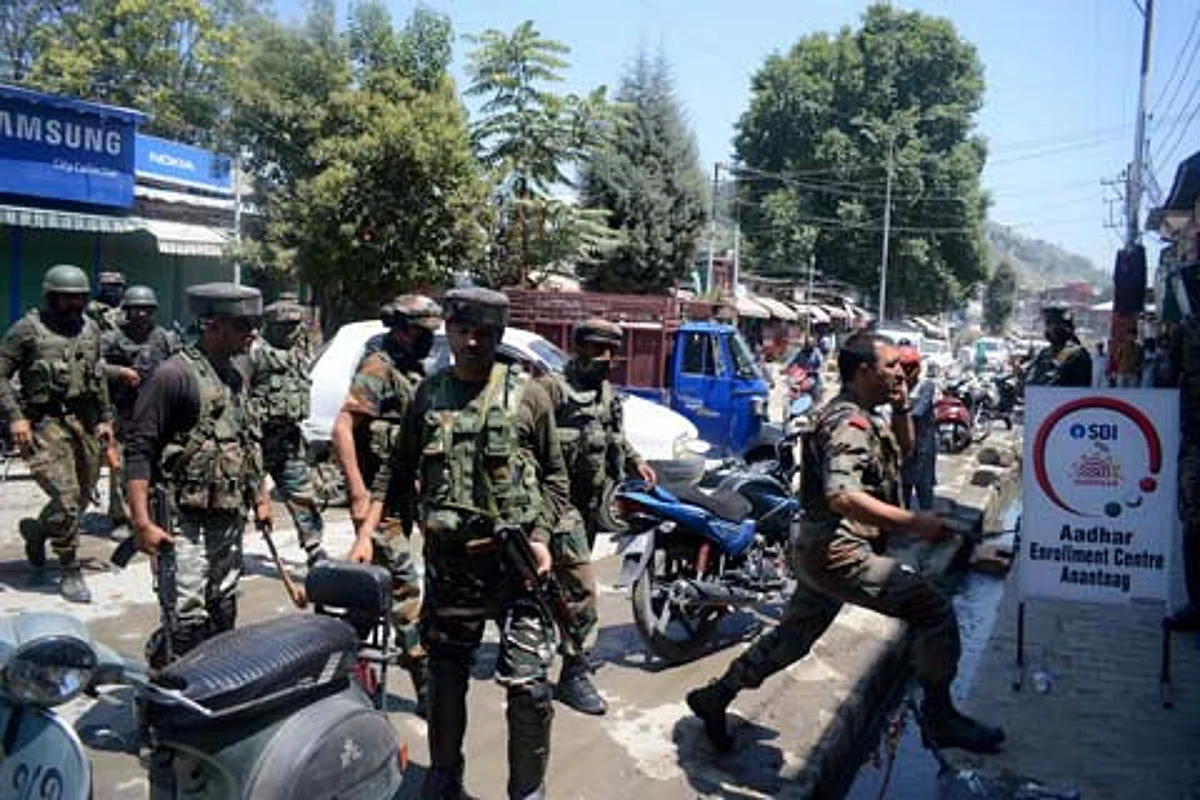 CRPF man, SPO injured in Anantnag grenade attack