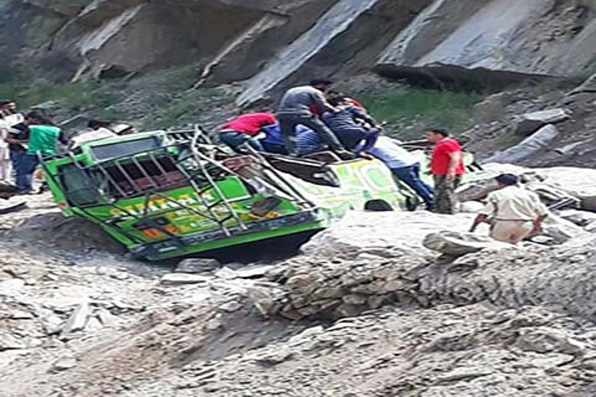 Seven pilgrims killed in landslide