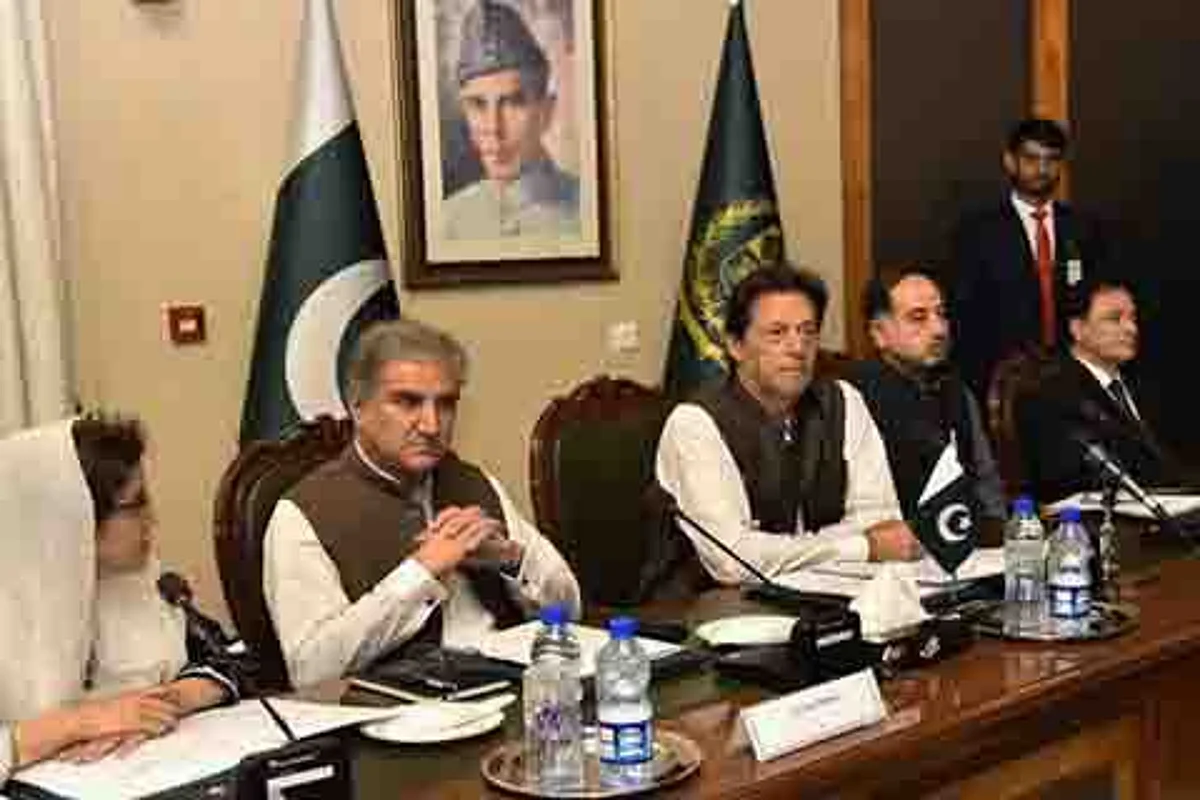 Imran Khan’s cabinet bans first-class air travel for top officials