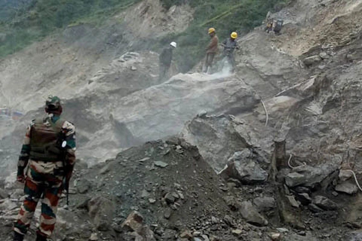 Jammu-Srinagar highway closed for second day