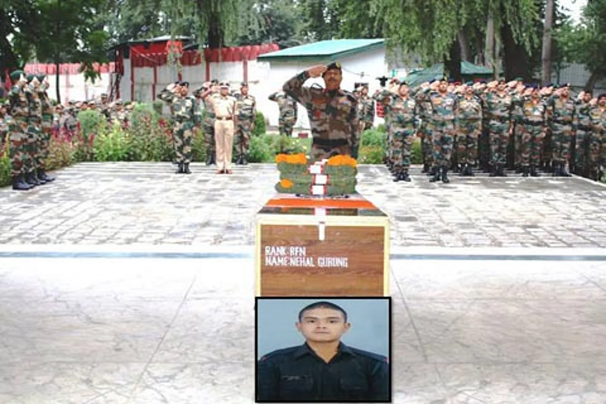 Jammu and Kashmir: Army pays tribute to soldier killed in Keran explosion