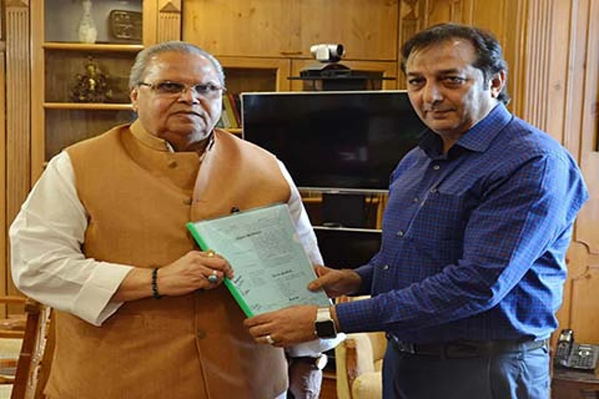 Div Com, Commissioner Secretary PDD, DGP call on Governor