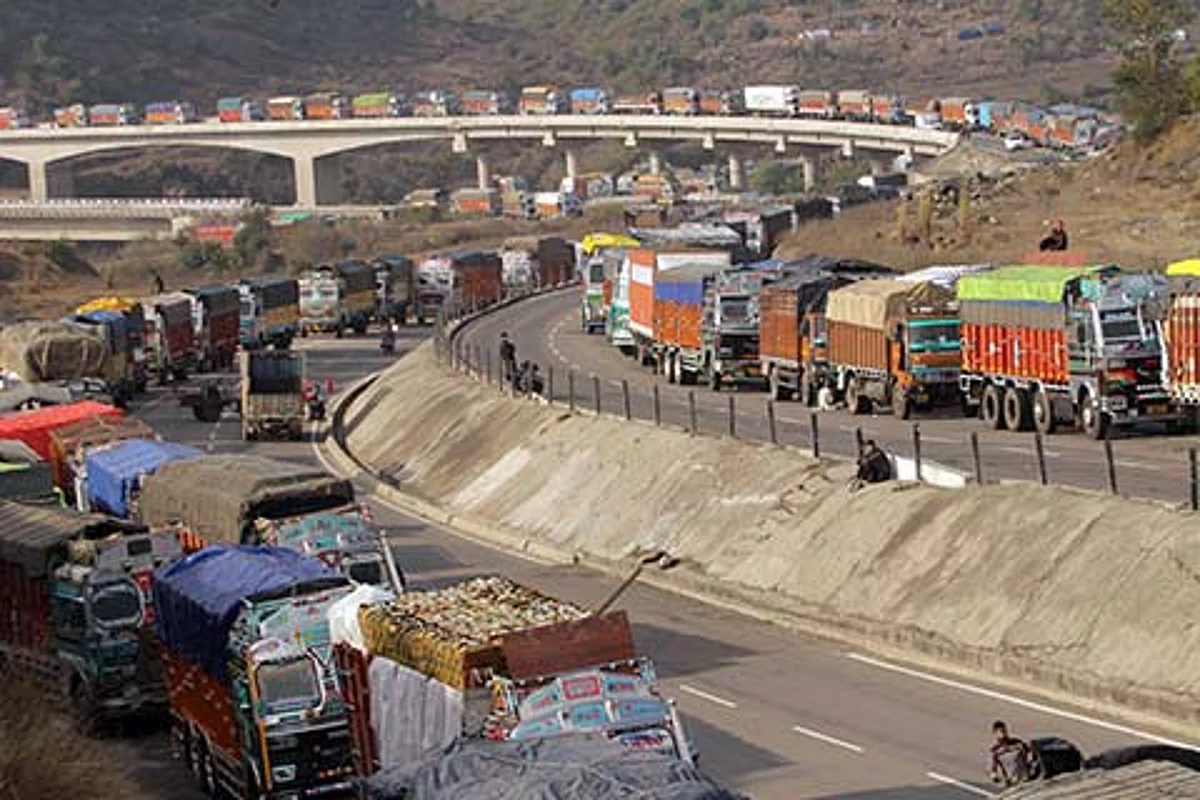 Traffic jams on Jmu-Sgr highway become order of day