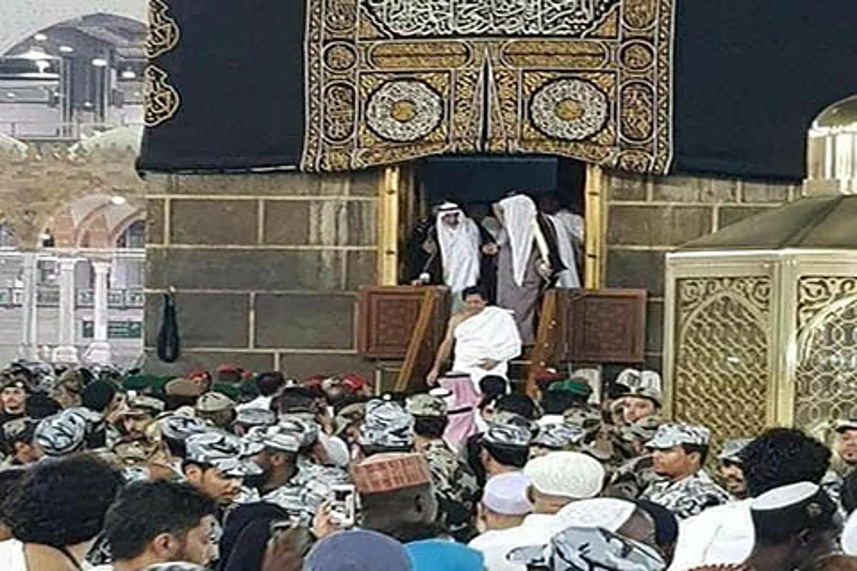 Watch | Doors of Holy Kaaba opened for Pakistan PM Imran Khan