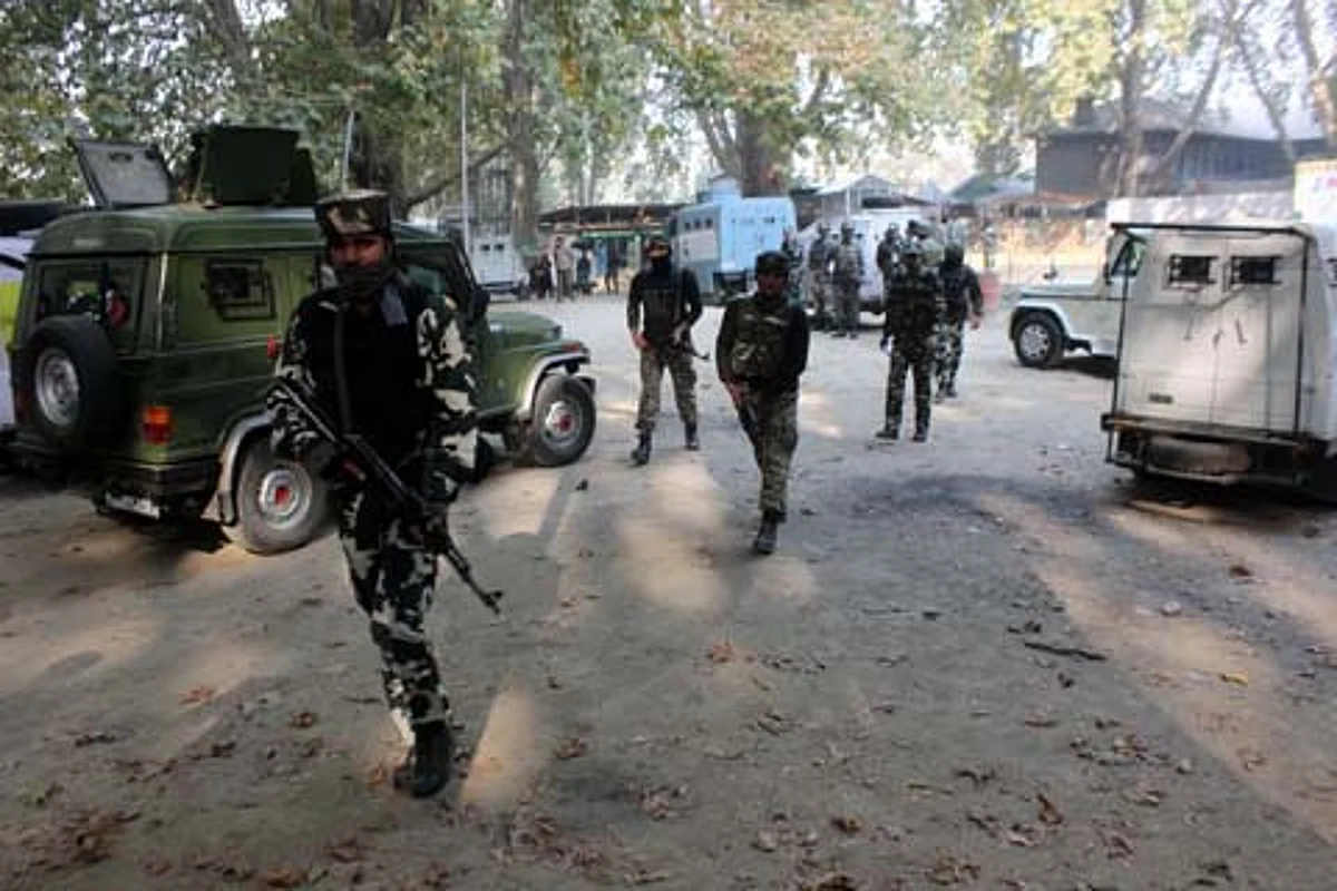 Militants attack police patrol in south Kashmir’s Pulwama