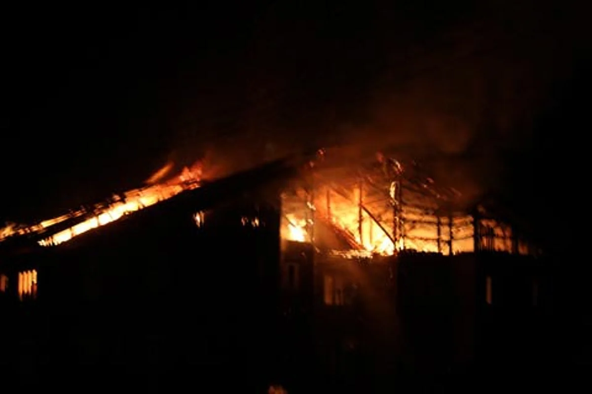 Arsonists set panchayat ghar ablaze in south Kashmir’s Shopian