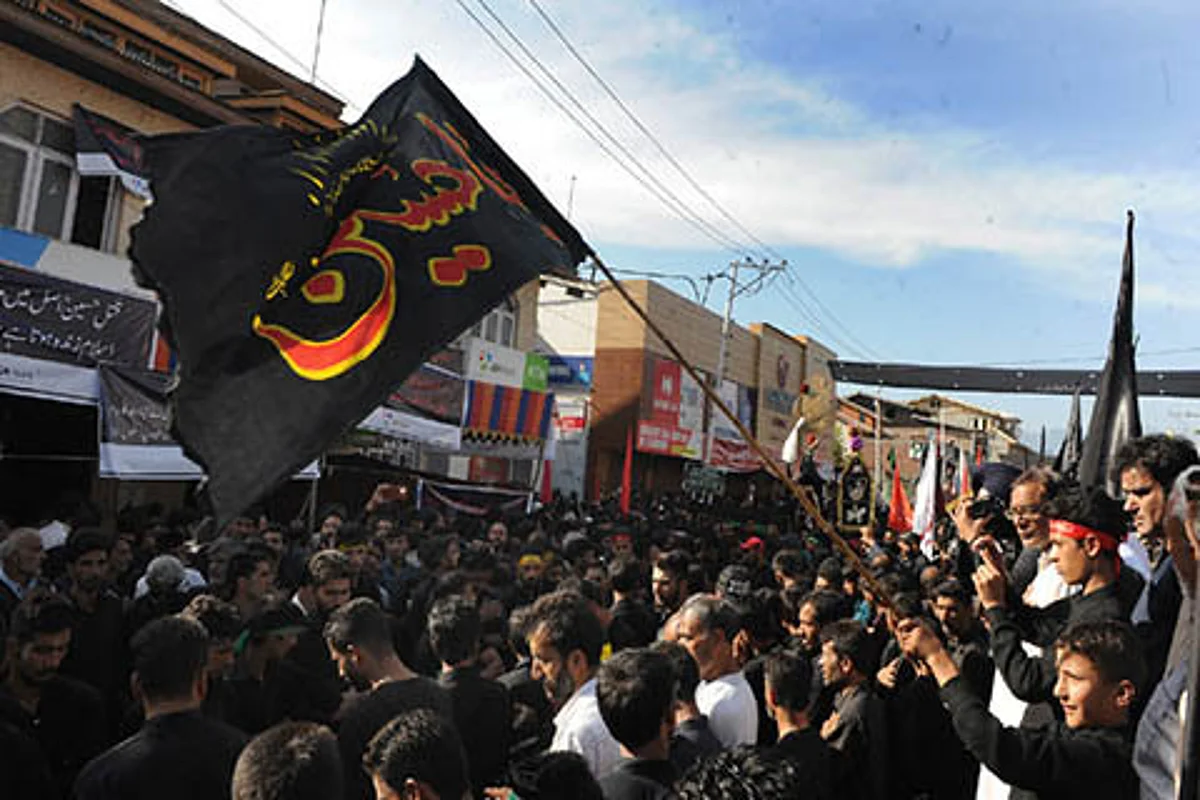 Curbs, clashes mark Ashura processions in J&K