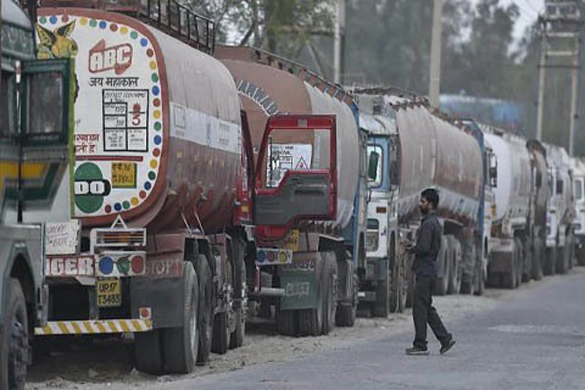 HPCL flags off 20 tank trucks for Leh