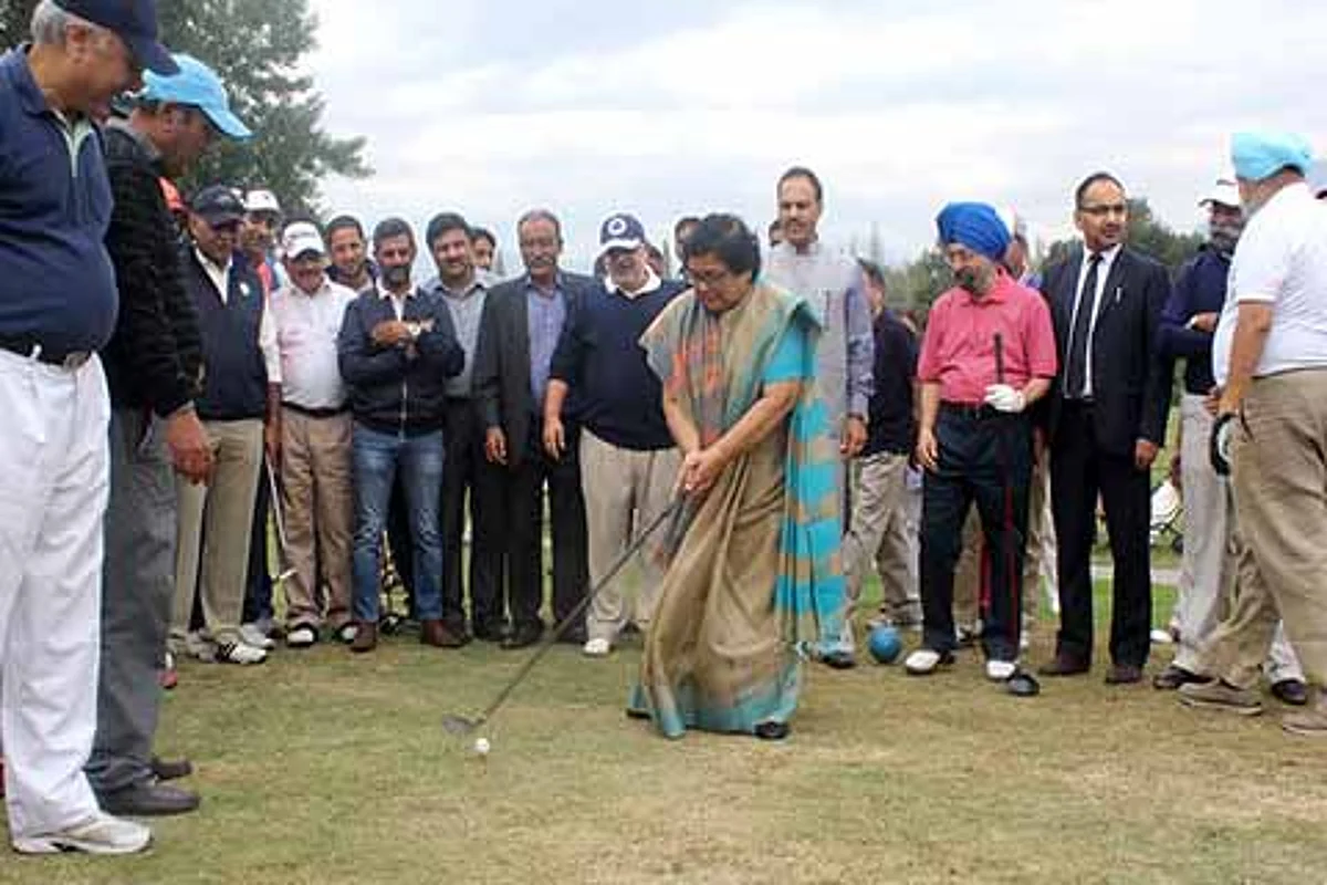 Chief Justice Gita Mittal Tees Off Legal Eagle Golf Tourney
