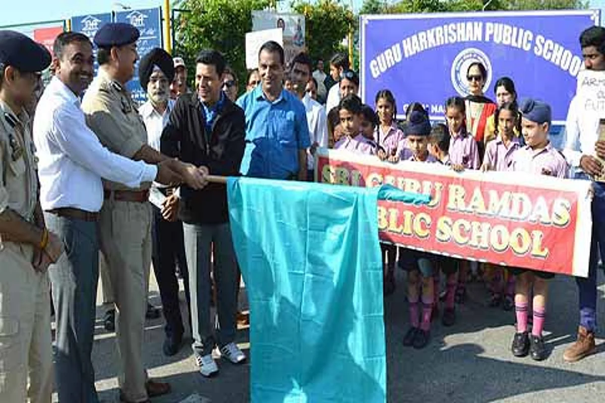 Div Com Jammu flags off rally