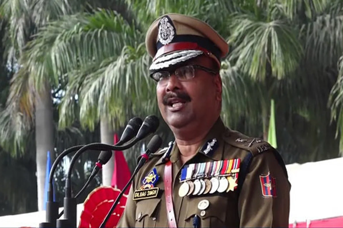 SPO who looted rifles was in contact with militants: DGP