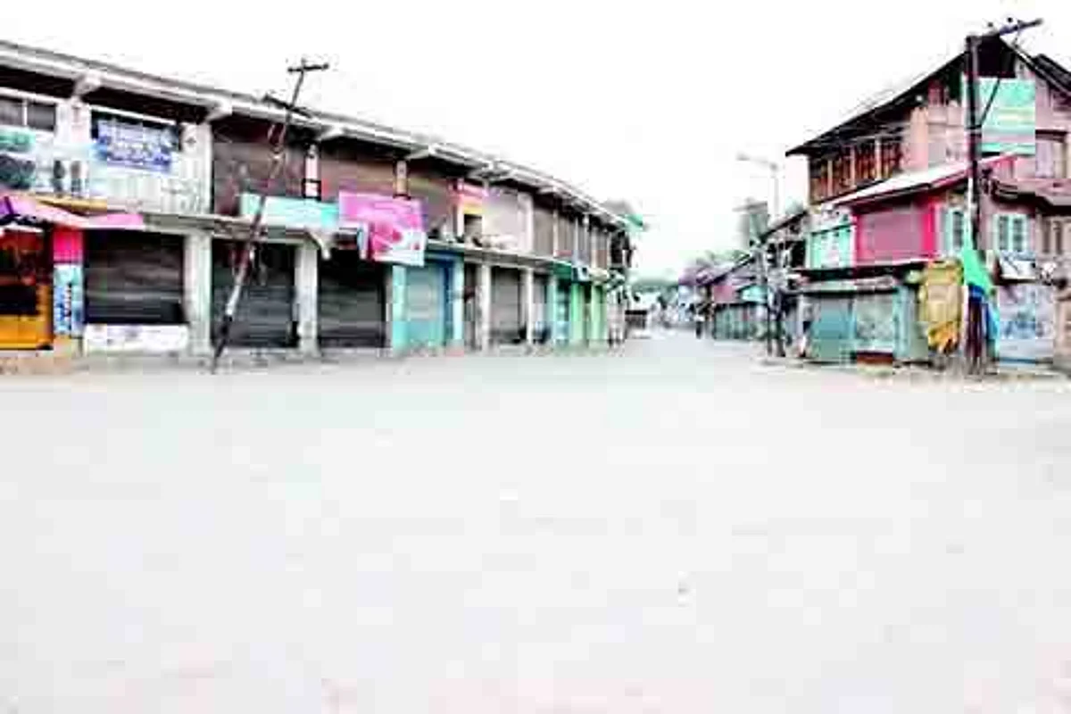 PSA on Shopowner: Tral shuts down in protest