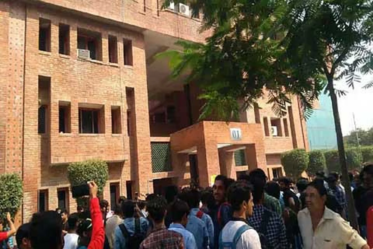 Over 350 Indians, Afghans booked after Kashmiri student beaten up at Greater Noida University
