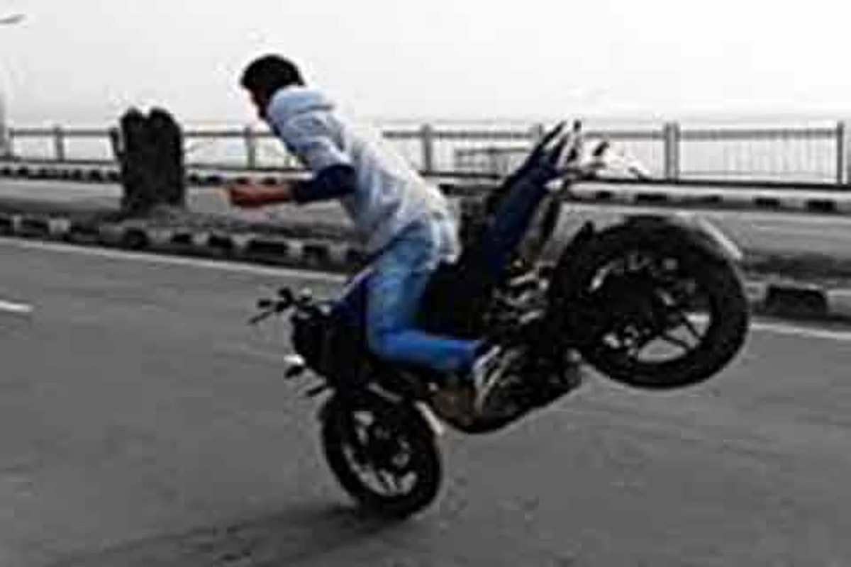 Unchecked stunt biking poses threat to commuters