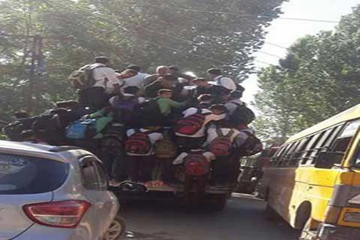 Overloading of passenger vehicles goes unchecked in Poonch