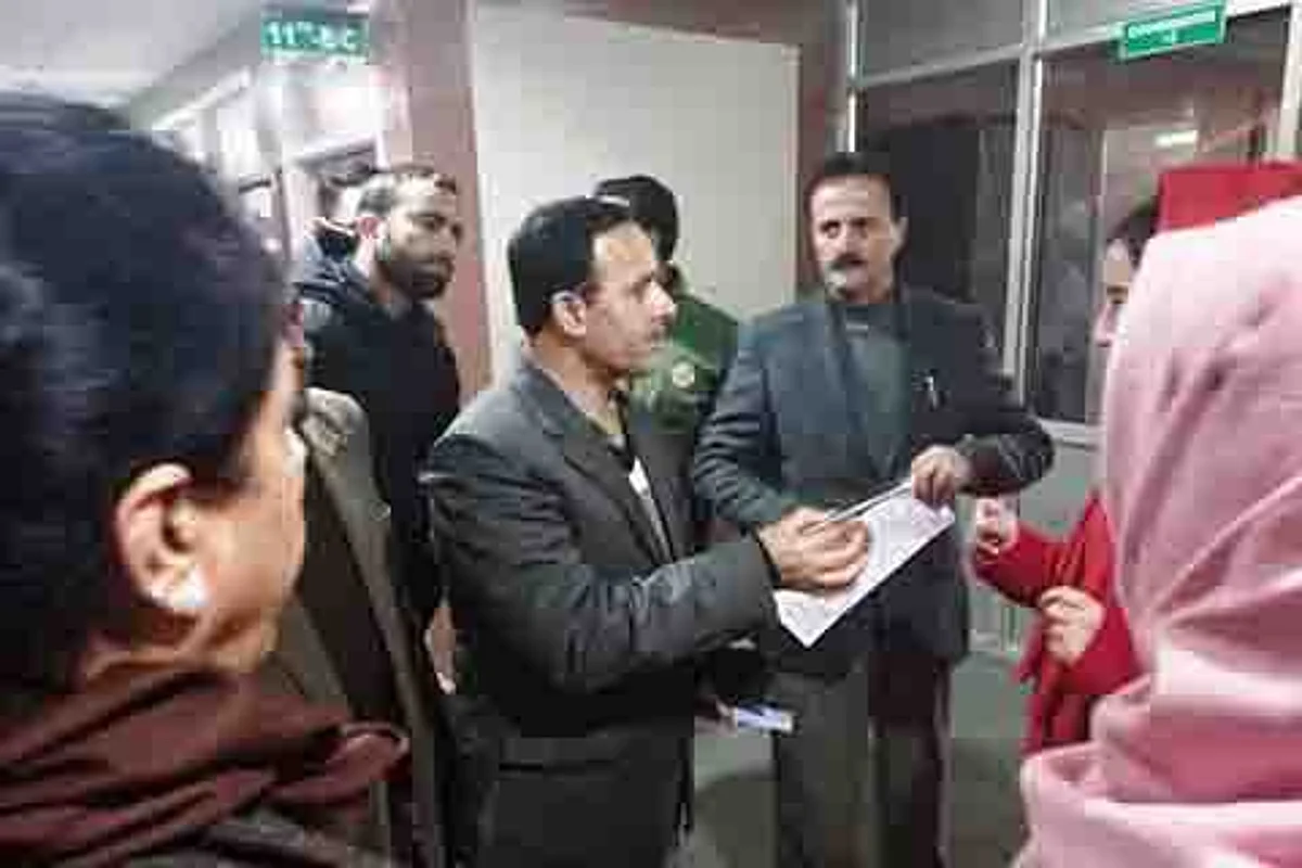 Director inspects office complex, reviews functioning of department