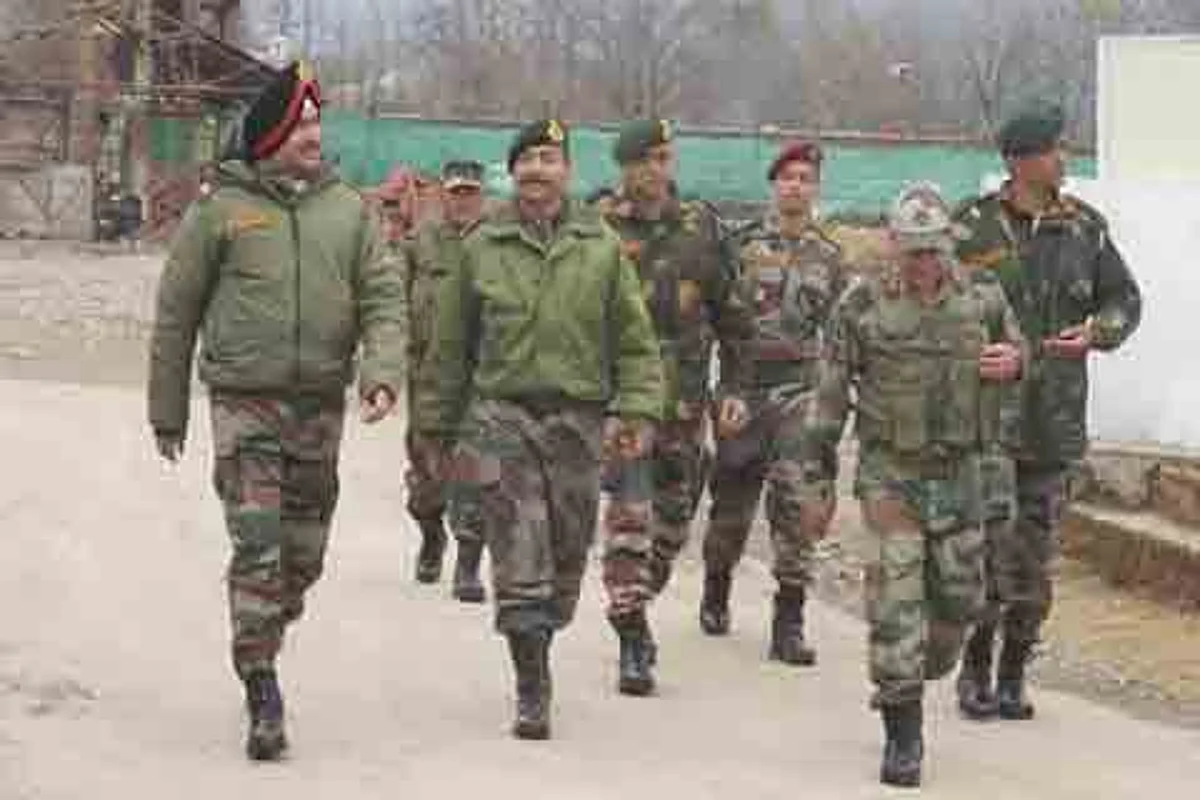 Northern Army Commander reviews Kashmir security