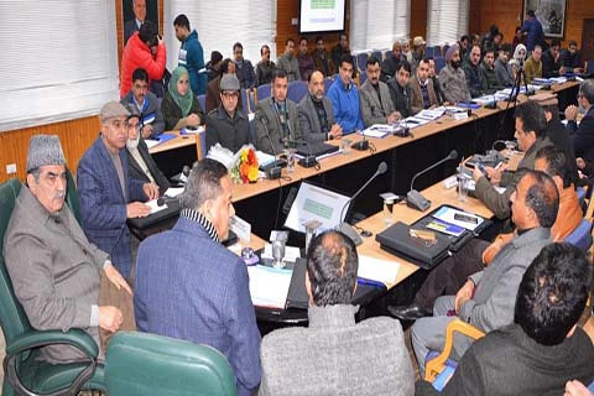 SKUAST debates utility of Poplar cultivation