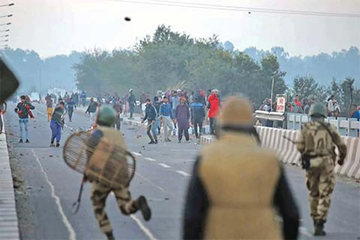Several injured as demolition drive turns violent in Jammu