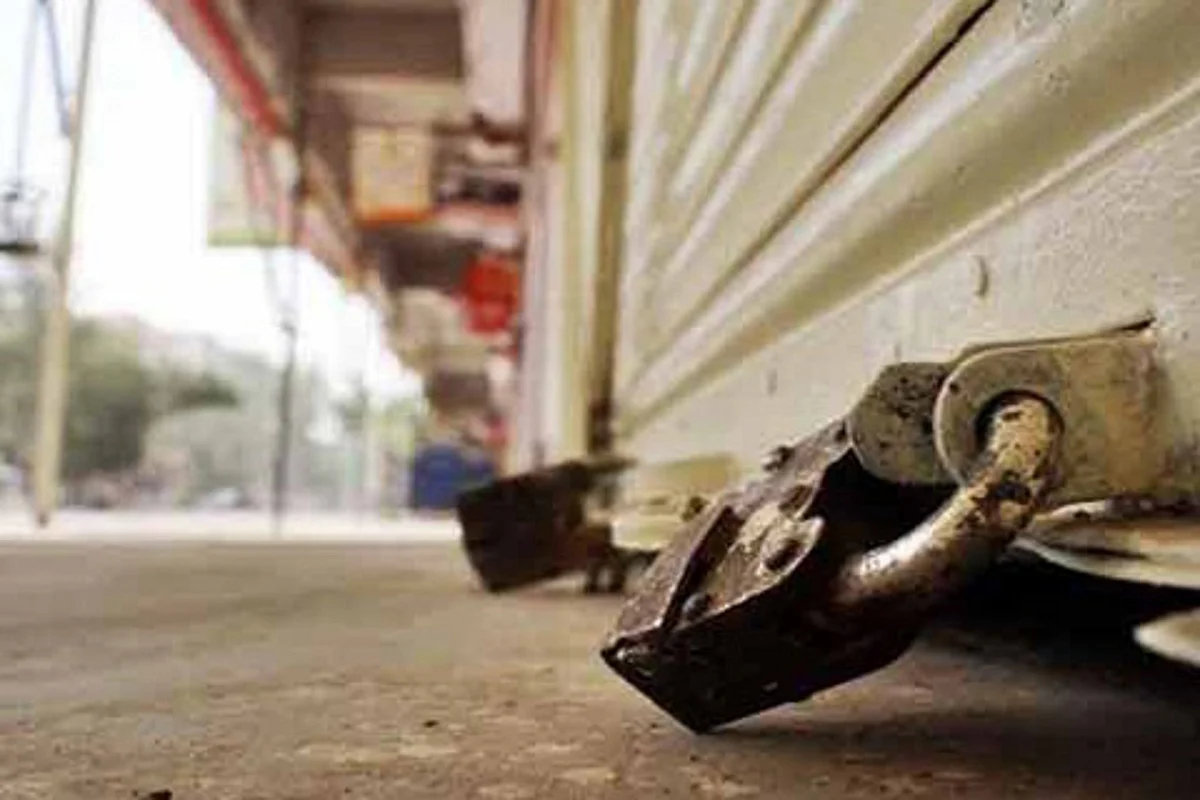 Tral shuts for second straight day against militant killings