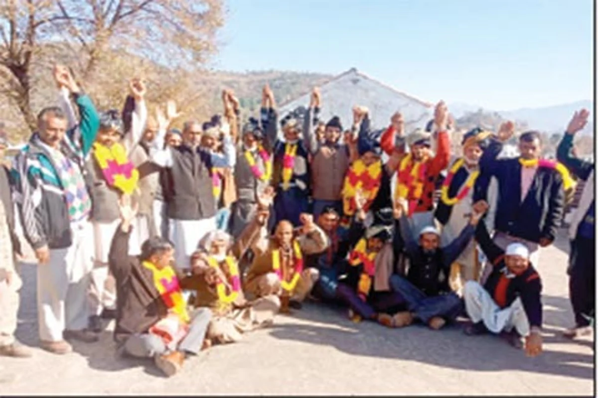 Several join Congress in Mendhar