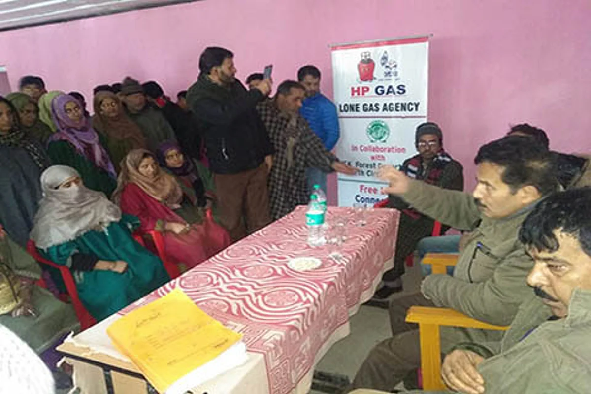 Free LPGs distributed in Zaloora block