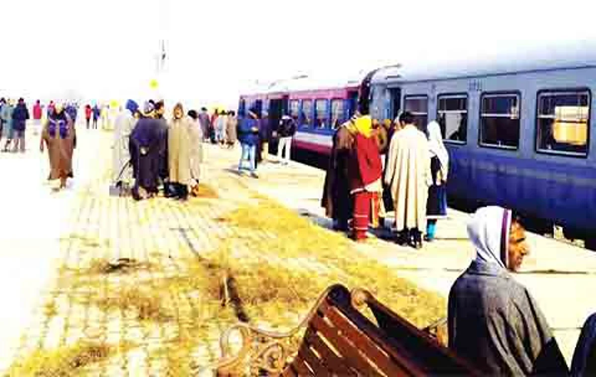 Locals protesting power cuts block train in Palhallan