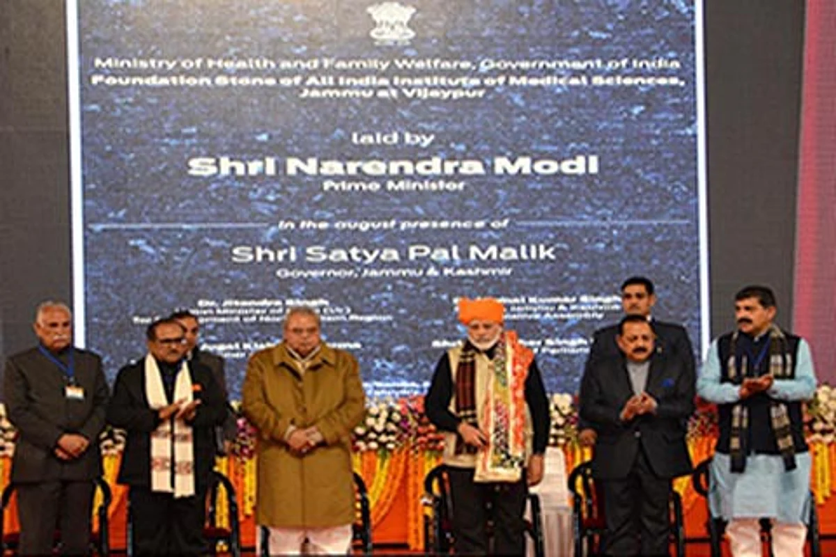 At Vijaypur rally, Modi defends citizenship bill