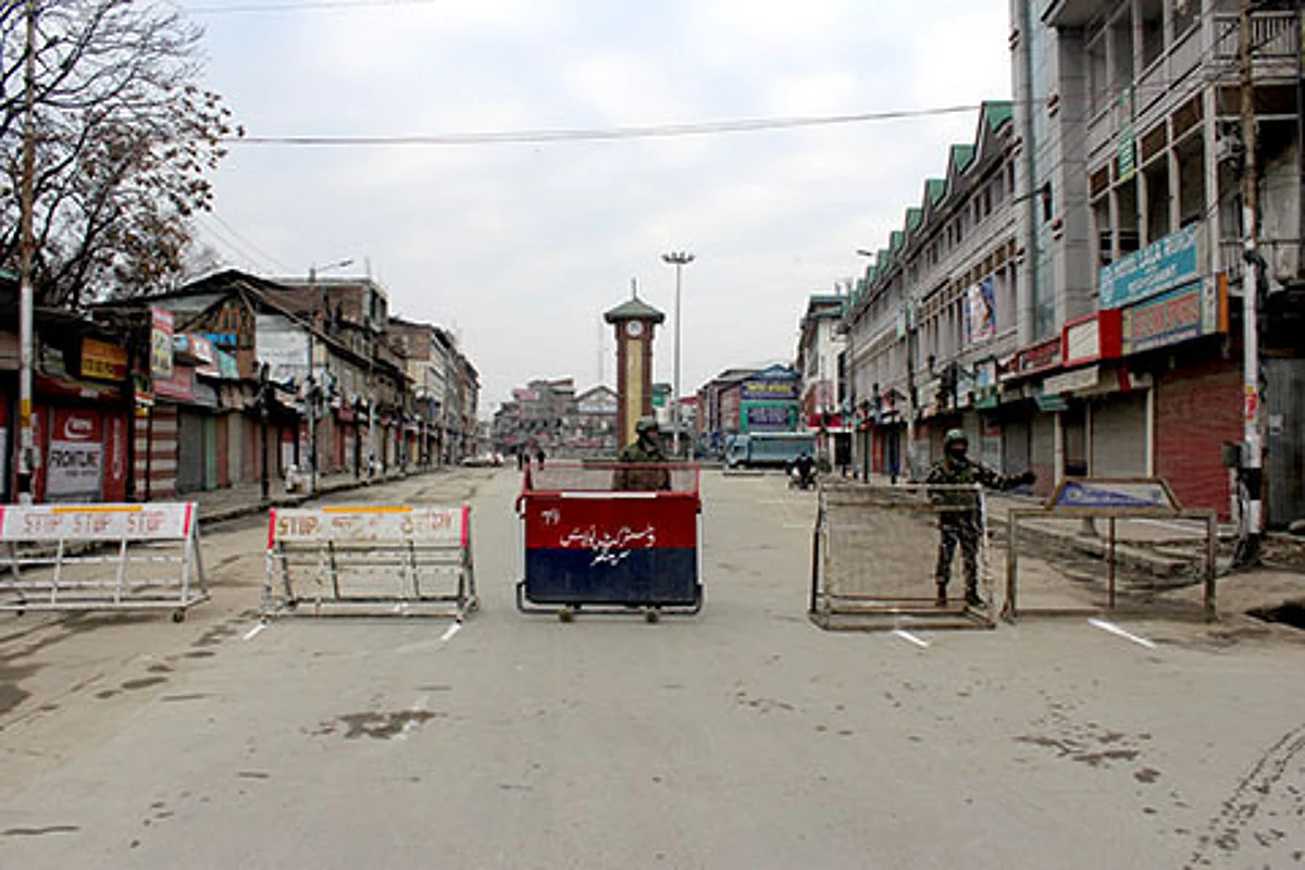 Kashmir observes shutdown