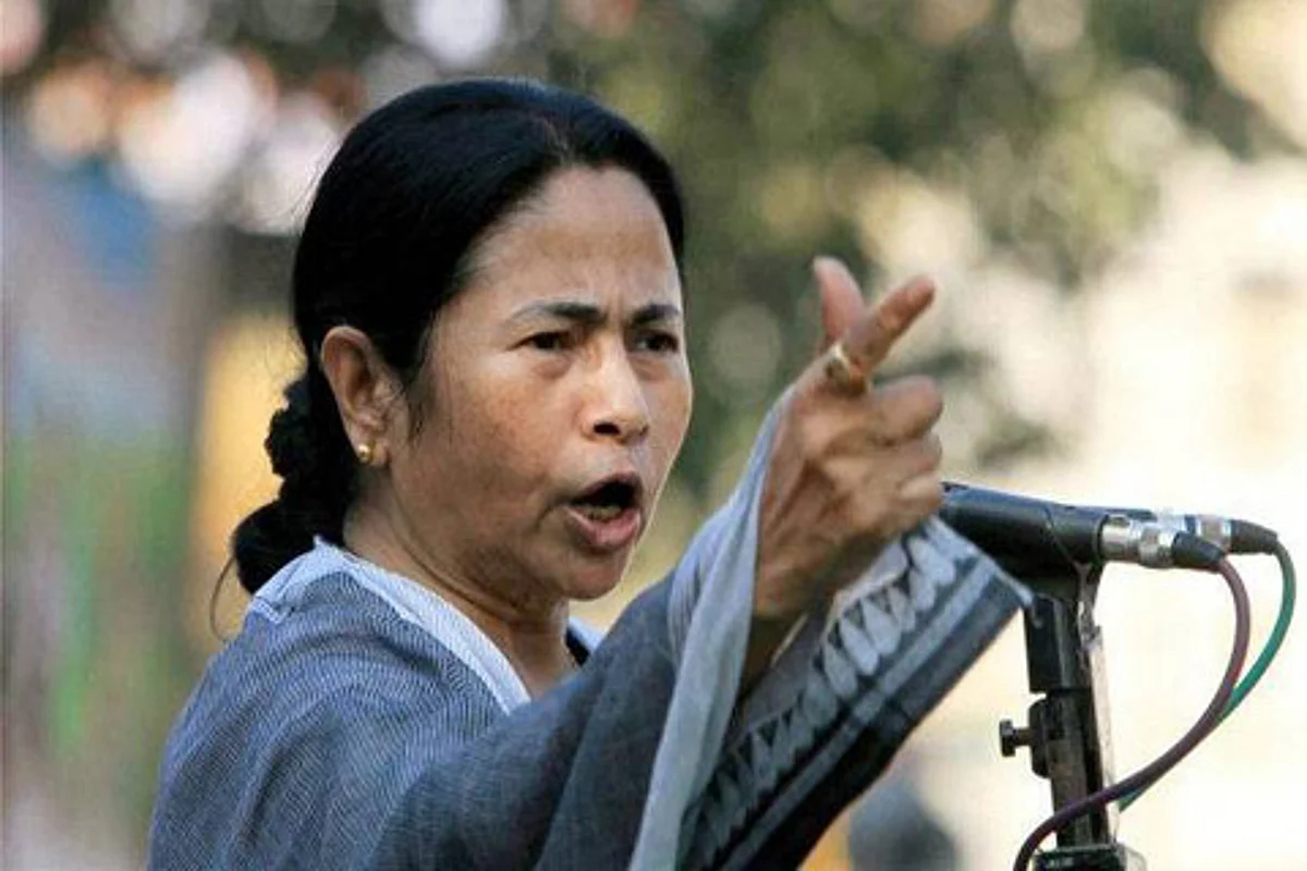 Kolkata Police-CBI face-off: Mamata’s sit-in continues