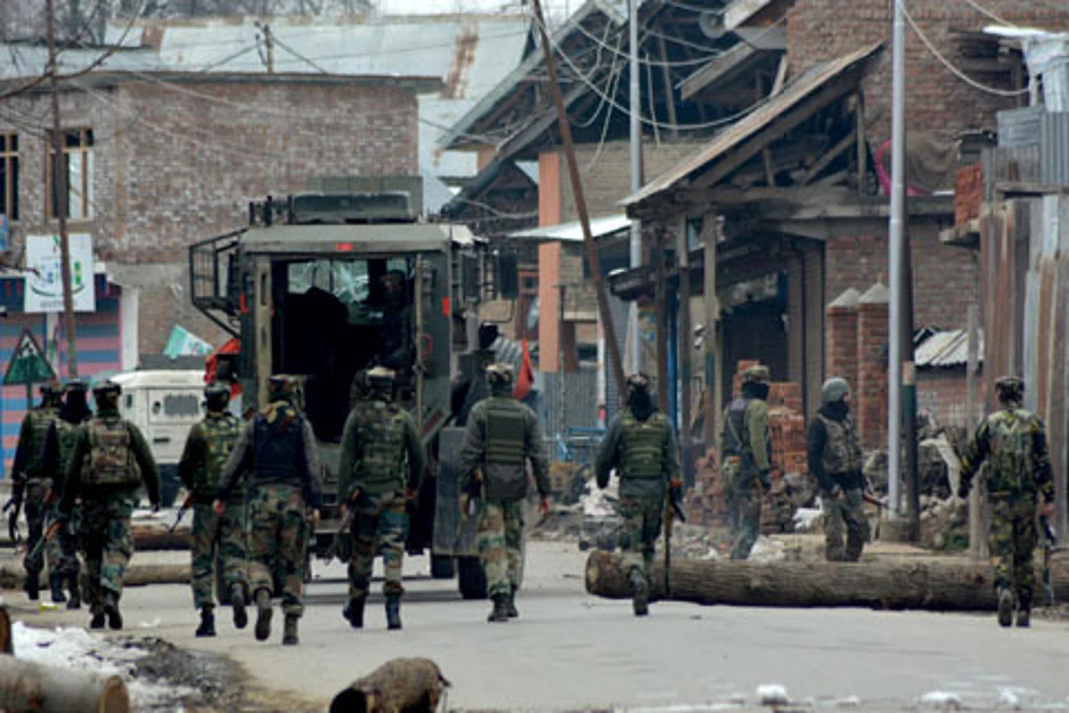 Clashes erupt after forces lay siege to Kulgam village