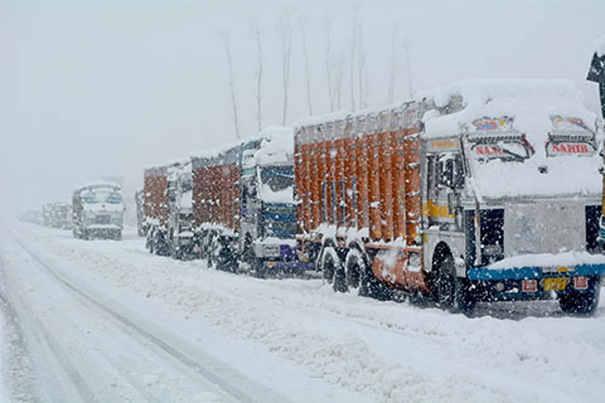 Snow wreaks havoc across Kashmir
