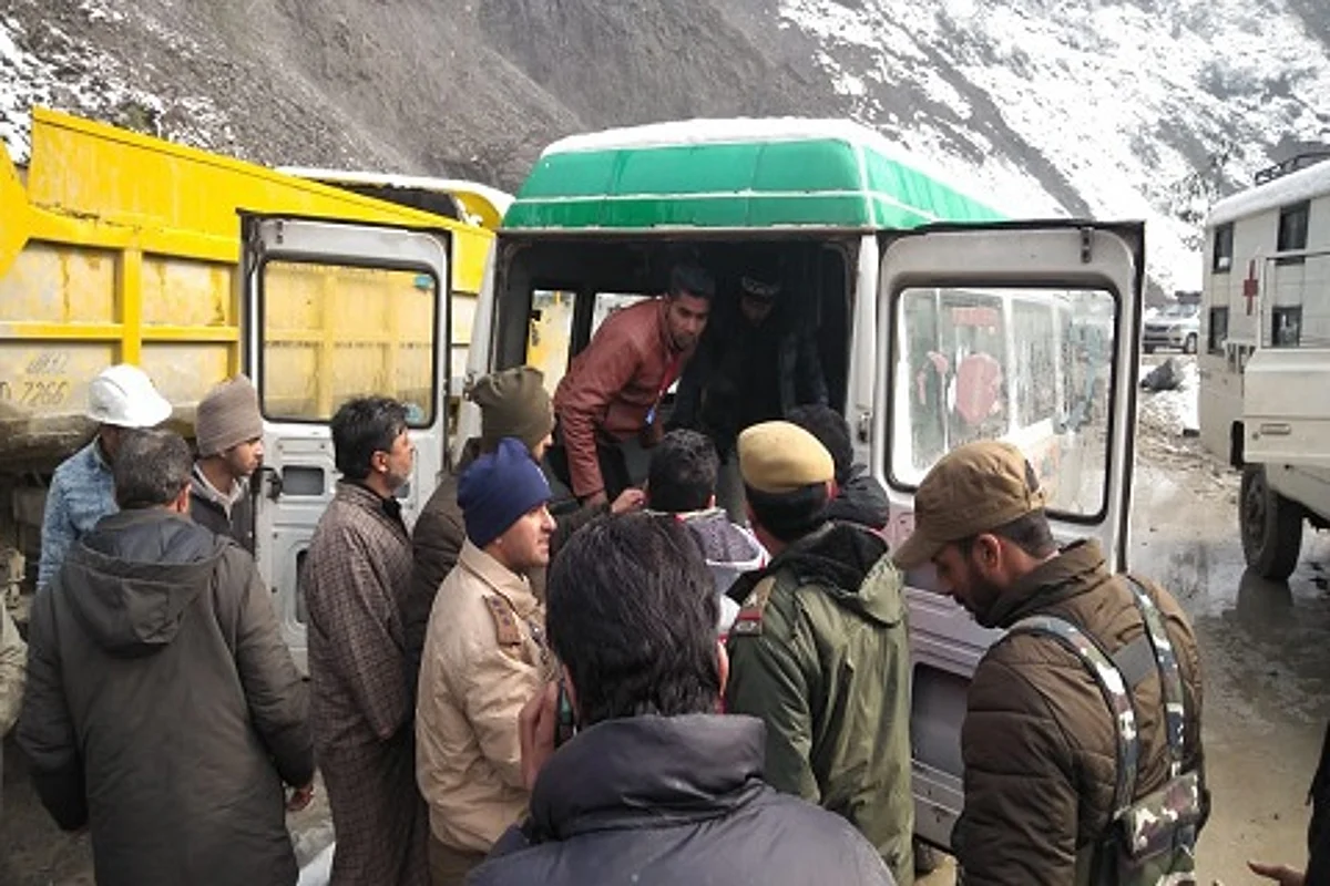 Two die after landslides, shooting stones hit Kashmir highway in Ramban